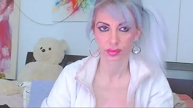 HoneyLara online show from 11, 3, 2026