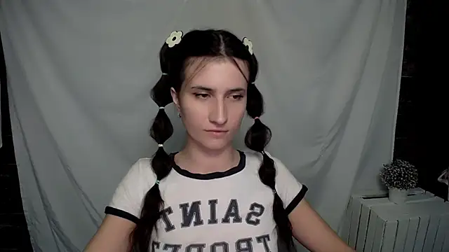 Snapshot of MaryEm976 chatting on 2, 2, 2025 MaryEm976 online show from 2, 2, 2025