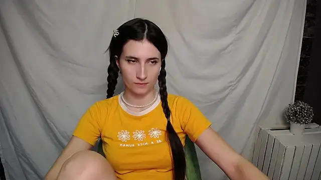 Snapshot of MaryEm976 chatting on 5, 2, 2025 MaryEm976 online show from 5, 2, 2025