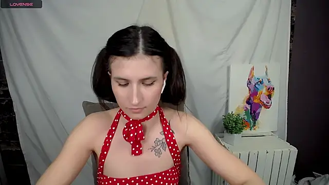 Snapshot of MaryEm976 chatting on 12, 3, 2025 MaryEm976 online show from 12, 3, 2025