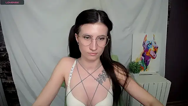 Snapshot of MaryEm976 chatting on 12, 3, 2025 MaryEm976 online show from 12, 3, 2025