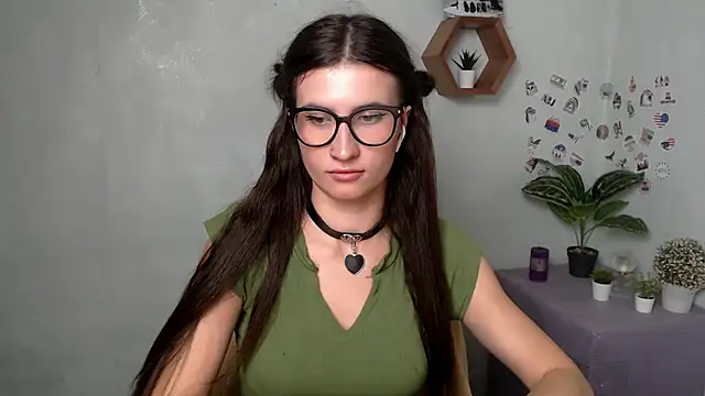 Snapshot of MaryEm976 chatting on 29, 9, 2025 MaryEm976 online show from 29, 9, 2025