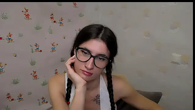 Snapshot of MaryEm976 chatting on 24, 10, 2025 MaryEm976 online show from 24, 10, 2025