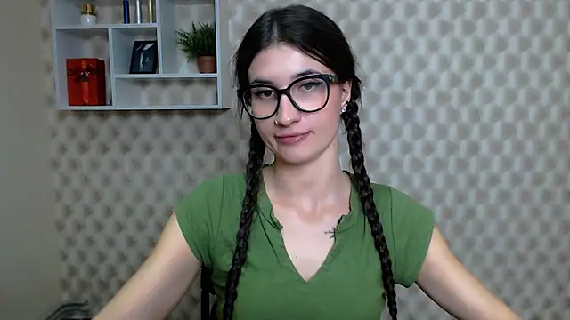 Snapshot of MaryEm976 chatting on 5, 11, 2025 MaryEm976 online show from 5, 11, 2025