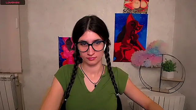 Snapshot of MaryEm976 chatting on 13, 11, 2025 MaryEm976 online show from 13, 11, 2025