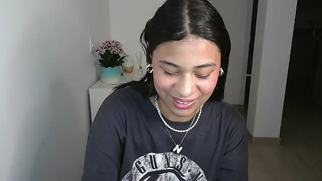 dark enchantress  online show from 12, 12, 2024