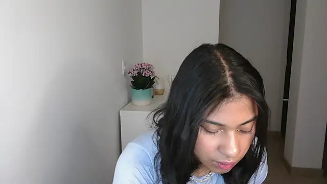 dark enchantress  online show from 13, 12, 2024