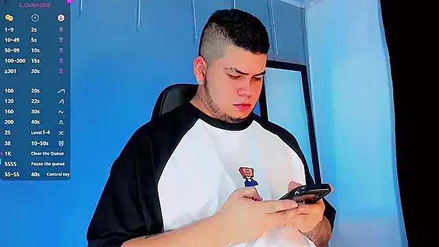 Snapshot of Thomas_chubbyxhot chatting on 4, 1, 2025 Thomas chubbyxhot online show from 4, 1, 2025