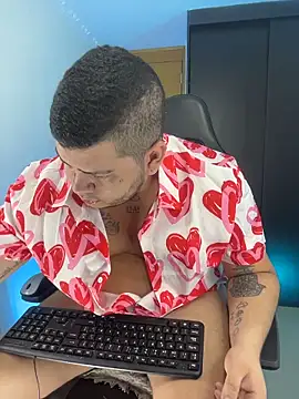 Snapshot of Thomas_chubbyxhot chatting on 10, 11, 2025 Thomas chubbyxhot online show from 10, 11, 2025