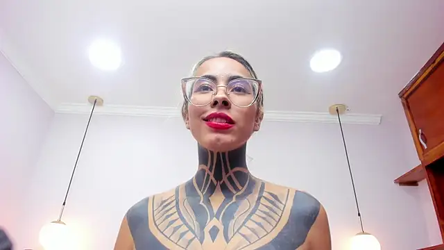 NicoleBlum online show from 6, 1, 2025