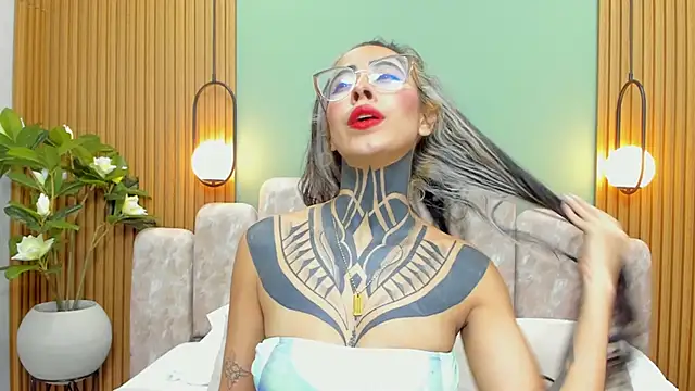 NicoleBlum online show from 9, 1, 2025