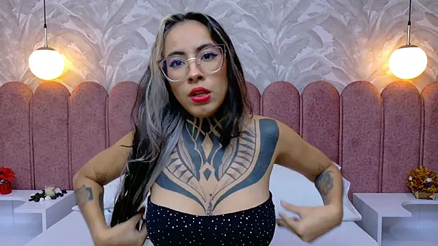 NicoleBlum online show from 23, 1, 2025