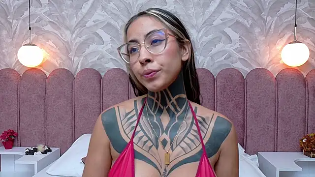 NicoleBlum online show from 7, 2, 2025