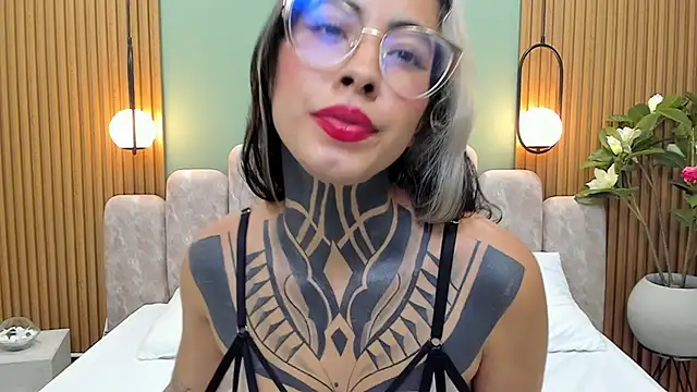 NicoleBlum online show from 6, 3, 2025
