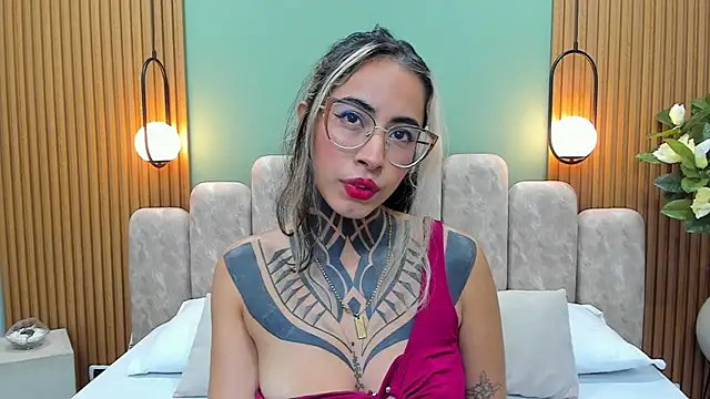 NicoleBlum online show from 11, 3, 2025