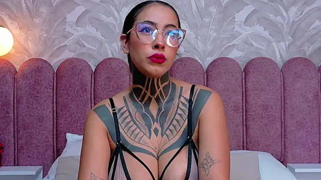 Snapshot of NicoleBlum chatting on 11, 7, 2026 NicoleBlum online show from 11, 7, 2026