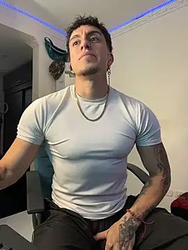 Snapshot of strongboy_ chatting on 26, 7, 2026 strongboy online show from 26, 7, 2026