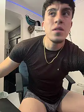Snapshot of strongboy_ chatting on 27, 7, 2026 strongboy online show from 27, 7, 2026