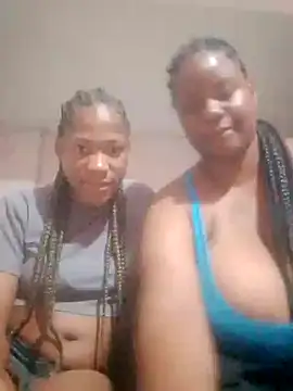 Snapshot of bigtitssxx chatting on 9, 9, 2025 bigtitssxx online show from 9, 9, 2025