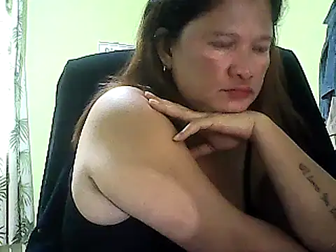 Snapshot of hott_scarlett chatting on 4, 1, 2025 hott scarlett online show from 4, 1, 2025