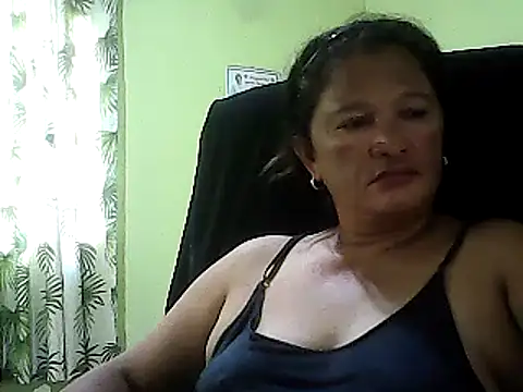 Snapshot of hott_scarlett chatting on 5, 2, 2025 hott scarlett online show from 5, 2, 2025