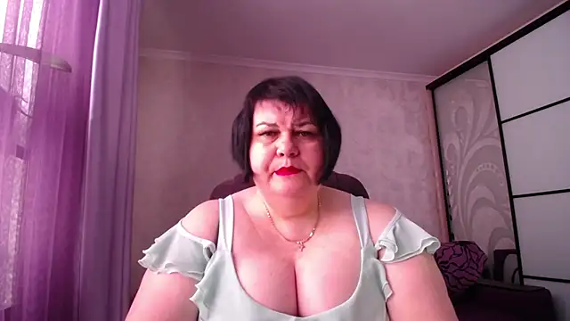 JuicyLady Di online show from 5, 4, 2026