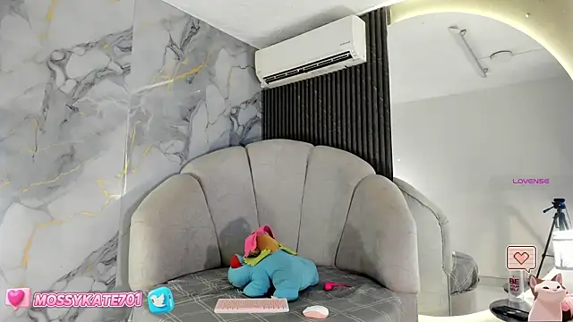 Katemoss70 online show from 9, 2, 2025