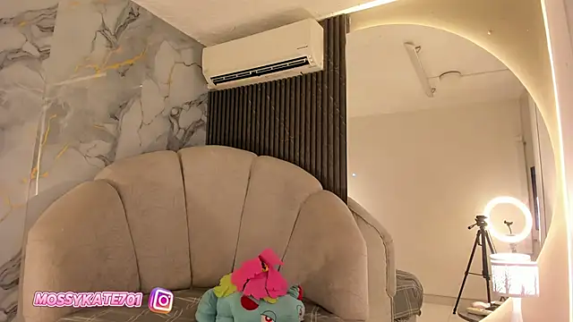 Katemoss70 online show from 14, 2, 2025