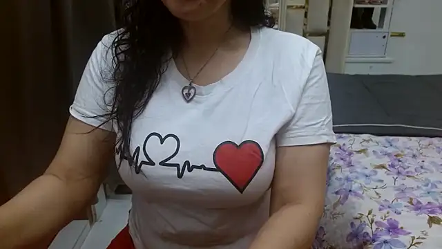 Snapshot of Lovelywife786 chatting on 16, 5, 2026 Lovelywife786 online show from 16, 5, 2026