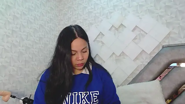 EmilyQueen3x online show from 18, 9, 2025