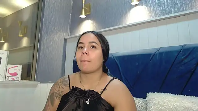 EmilyQueen3x online show from 16, 1, 2026