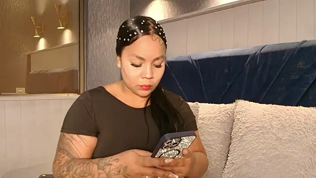 EmilyQueen3x online show from 27, 3, 2026