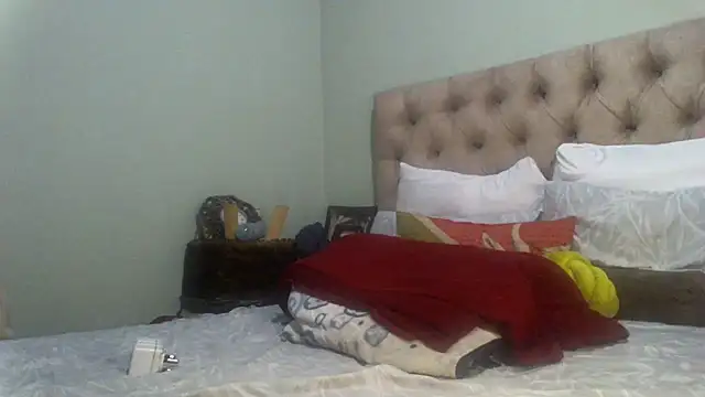 caramelqueen11 online show from 2, 12, 2024