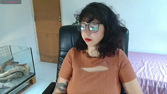 Snapshot of myamillor chatting on 15, 10, 2025 myamillor online show from 15, 10, 2025