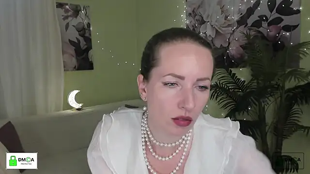 Queenymel online show from 28, 6, 2026