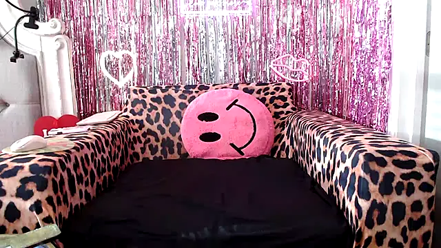 Snapshot of BigFineSelena chatting on 10, 3, 2025 BigFineSelena online show from 10, 3, 2025