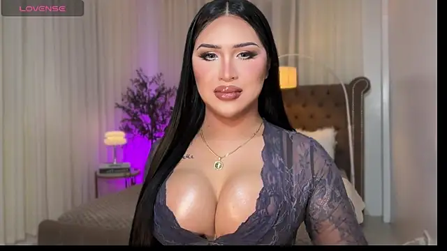 Your Majesty Tyra online show from 21, 11, 2025