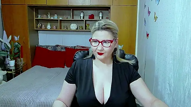 LucilleFenlys online show from 18, 3, 2026