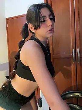 loolla 23 online show from 25, 2, 2025