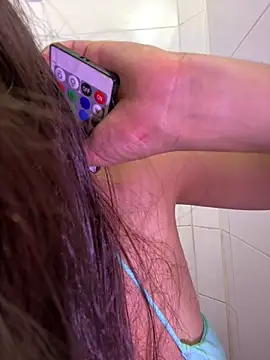 loolla 23 online show from 1, 3, 2025