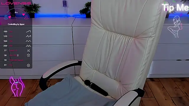 Kamilla Hot online show from 11, 3, 2025