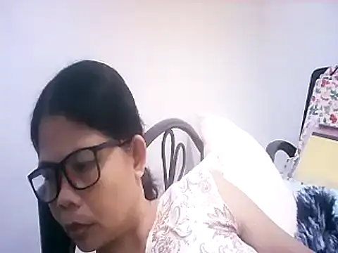 Snapshot of pinay_milfxx chatting on 22, 11, 2025 pinay milfxx online show from 22, 11, 2025