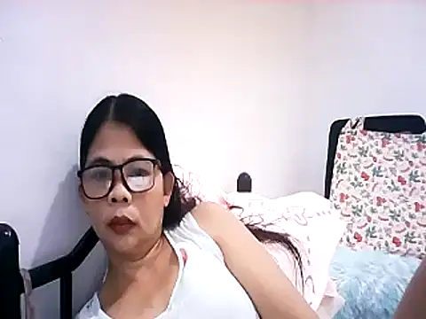 Snapshot of pinay_milfxx chatting on 29, 11, 2025 pinay milfxx online show from 29, 11, 2025