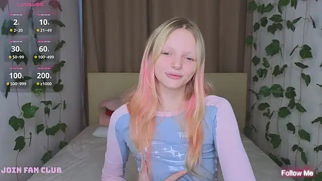 Snapshot of evangel1ne chatting on 2, 2, 2025 evangel1ne online show from 2, 2, 2025