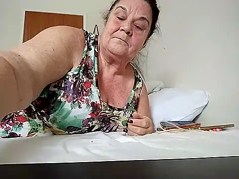 Yaya Mineira online show from 26, 9, 2025