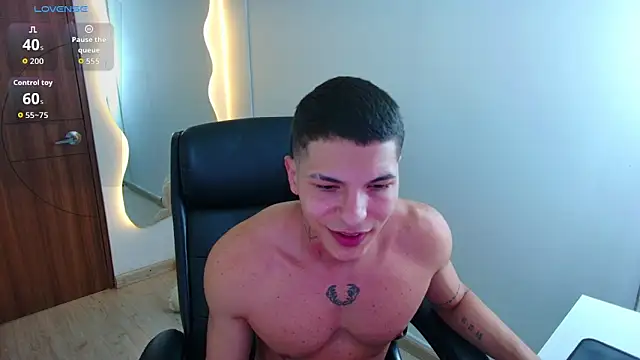 Snapshot of harrisoncuper chatting on 2, 6, 2026 harrisoncuper online show from 2, 6, 2026