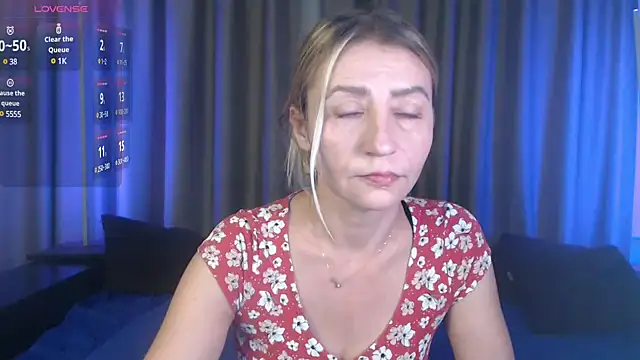 ZoeGrant online show from 6, 1, 2025