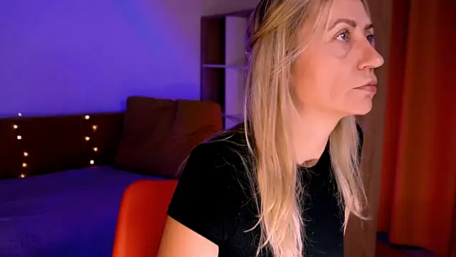 ZoeGrant online show from 18, 12, 2025