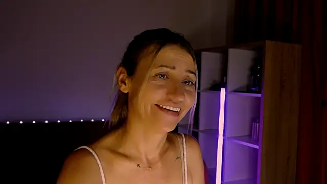 Snapshot of ZoeGrant chatting on 12, 6, 2026 ZoeGrant online show from 12, 6, 2026
