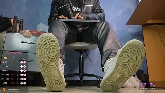 TomLover 12 online show from 11, 2, 2026